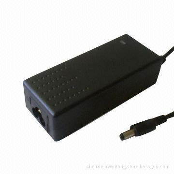 Laptop AC Adapter with 15V Output Power and GS/UL/SAA/PSE/CCC Marks, Measures 108 x 45 x 32mm